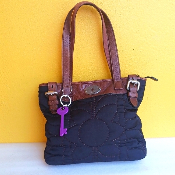 FOSSIL Stylish Black and Brown Quilted Tote Bag with Keys - Picture 1 of 5